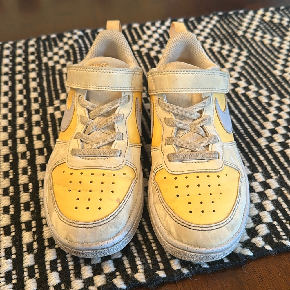 Nike court borough pale ivory melon tint. Size 13K